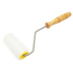 Rola descapacit 99mm  din plastic cu maner din lemn